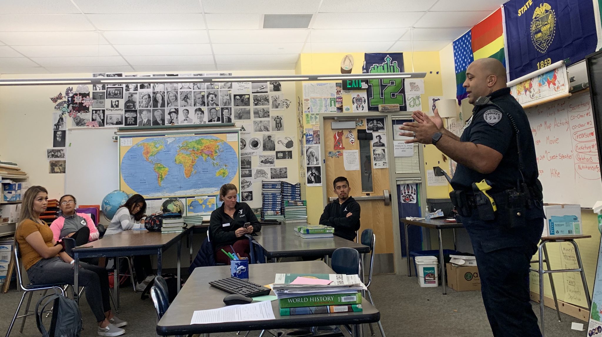 classroom-snapshot-mariner-hs-students-gain-connection-career